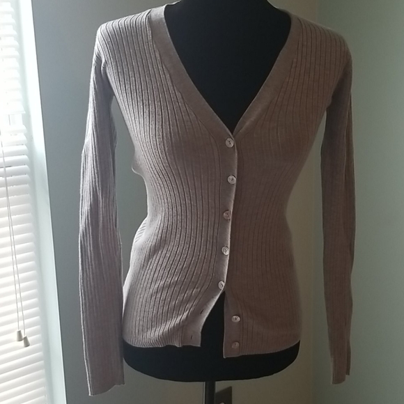 Button down cardigan - Picture 2 of 3